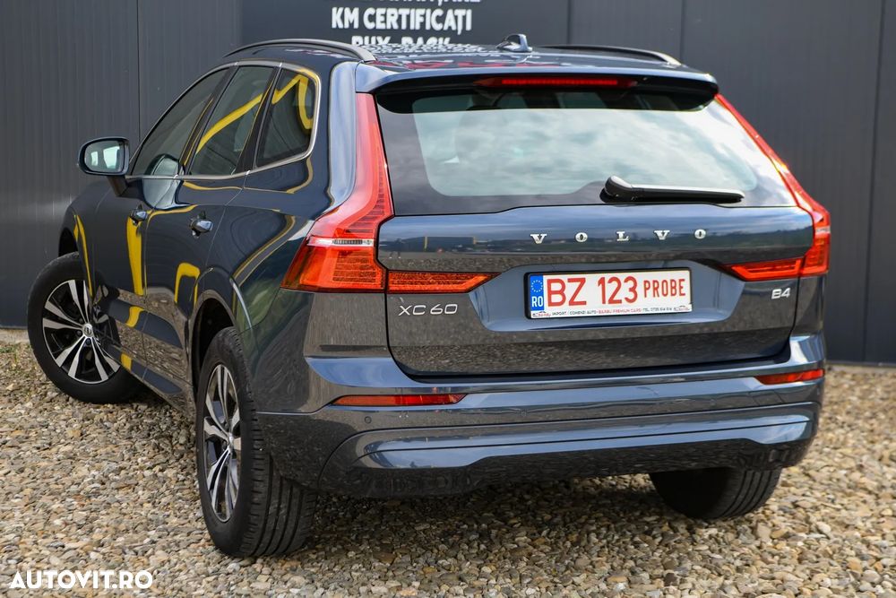 Volvo XC 60 B4 MHEV AT8 FWD Momentum - 28