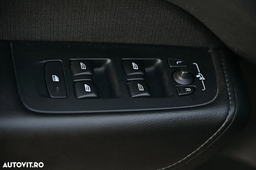 Volvo XC 60 B4 D AWD Geartronic Momentum - 16