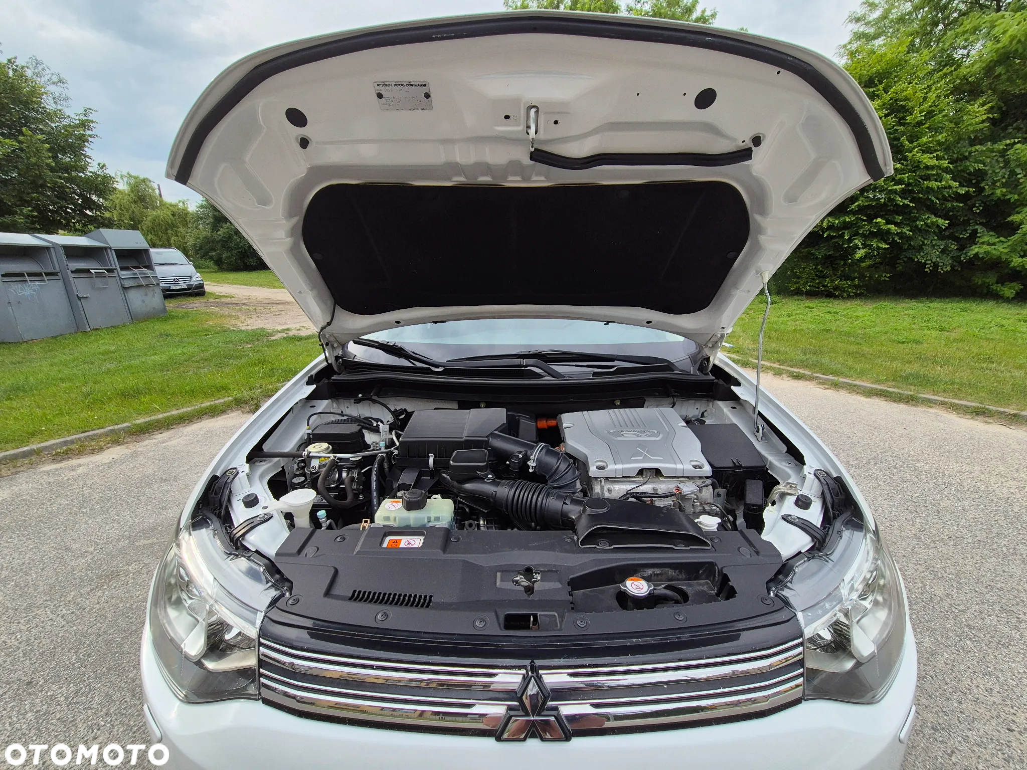 Mitsubishi Outlander 2.0 4WD Plug-In Hybrid - 35