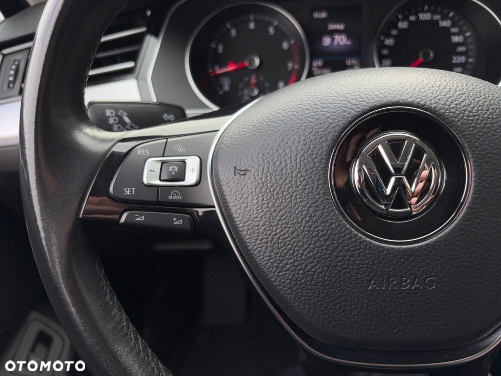 Volkswagen Passat 1.8 TSI BMT Comfortline - 14