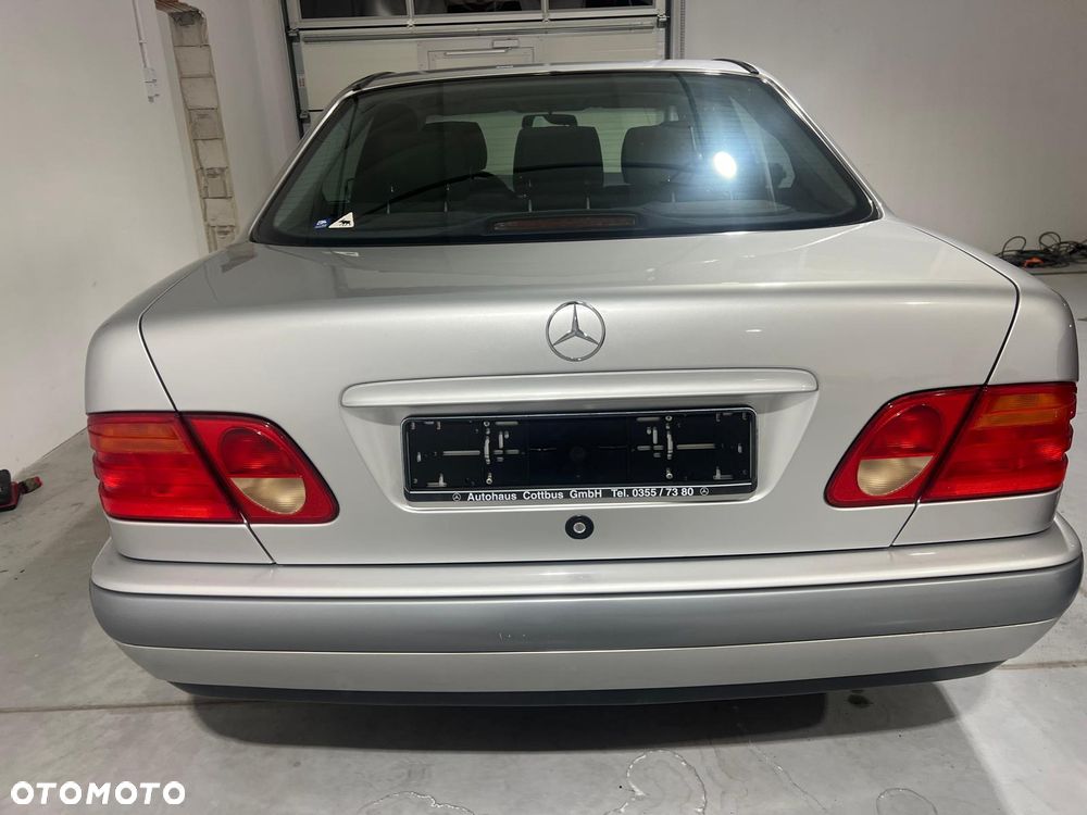 Mercedes-Benz Klasa E 200 Elegance - 5