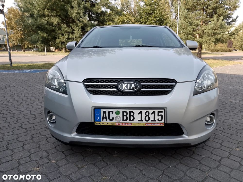 Kia Ceed 1.6 CVVT Dream-Team Edition - 1