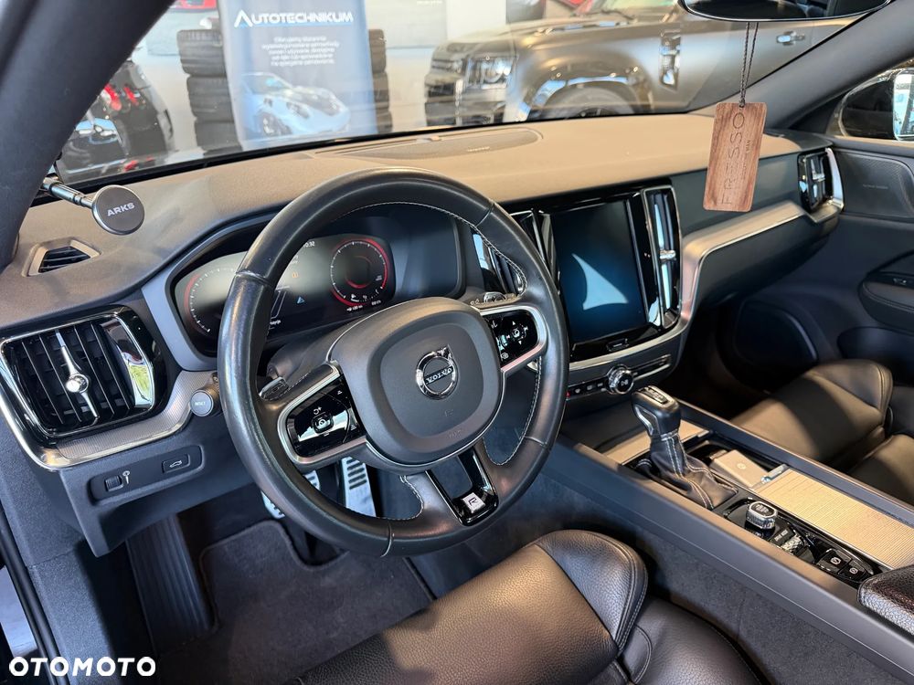 Volvo S60 T4 R-Design - 23