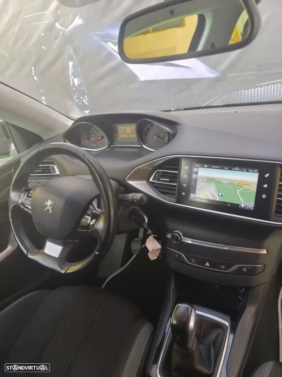 Peugeot 308 1.2 PureTech Style J17 - 9