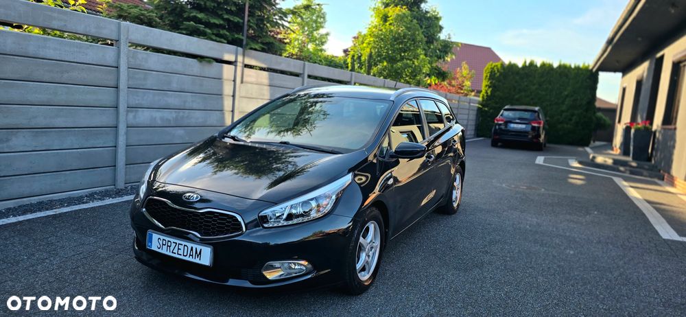 Kia Ceed 1.6 GDI Dream Team Edition - 3