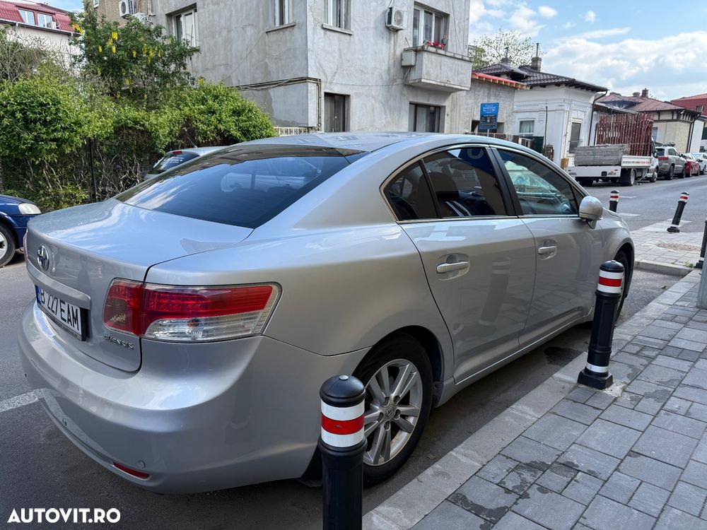 Toyota Avensis - 5