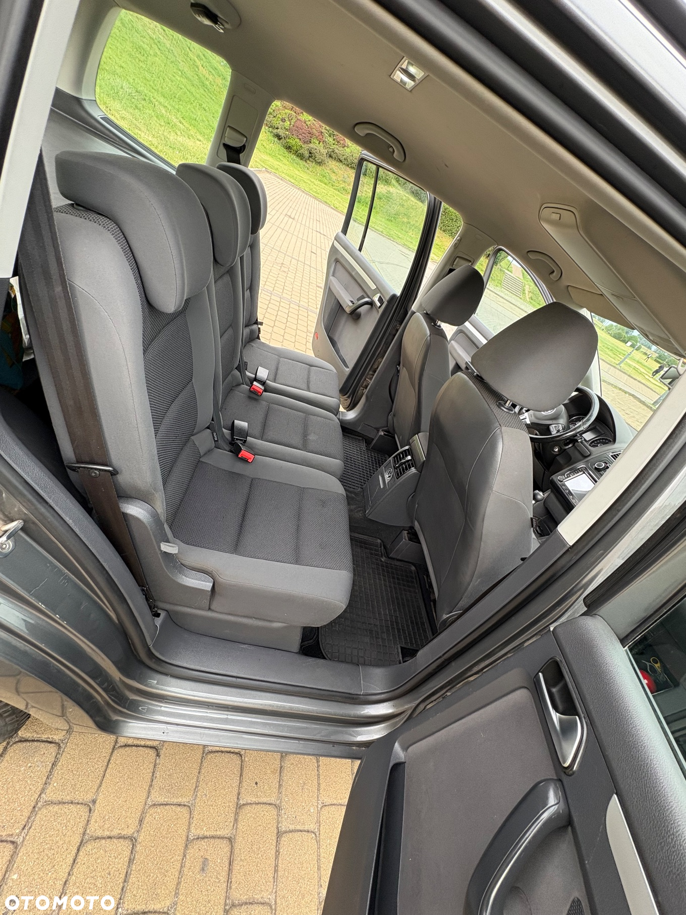 Volkswagen Touran - 28