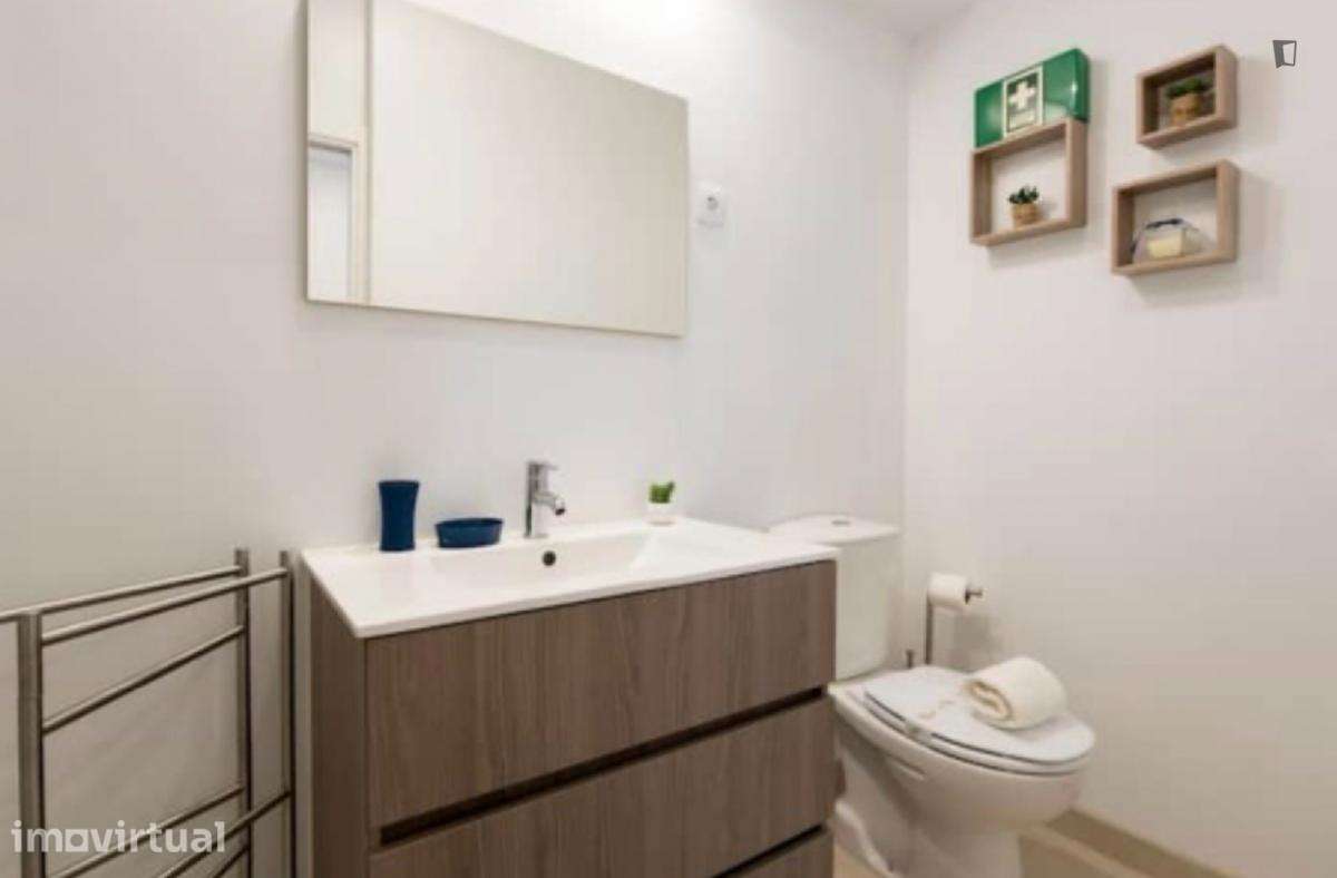 Apartamento com 2 quartos - localizado em Sé Porto - Grande imagem: 2/9
