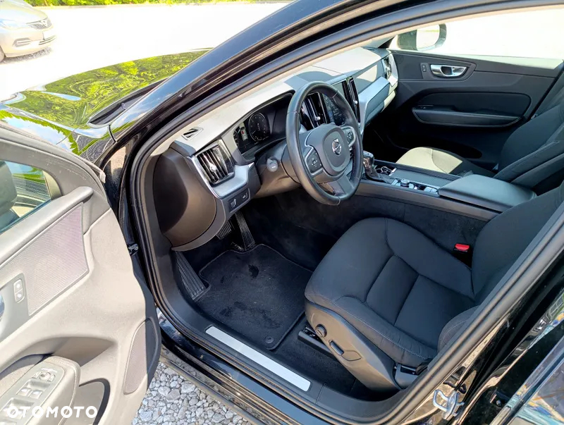 Volvo XC 60 T5 AWD Momentum Pro - 16