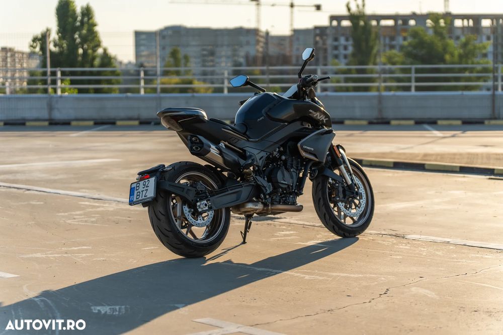 CF Moto 800 NK Advanced - 5