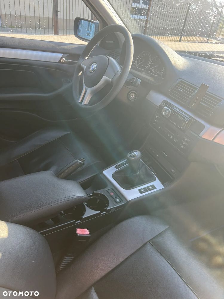 BMW Seria 3 330i - 12