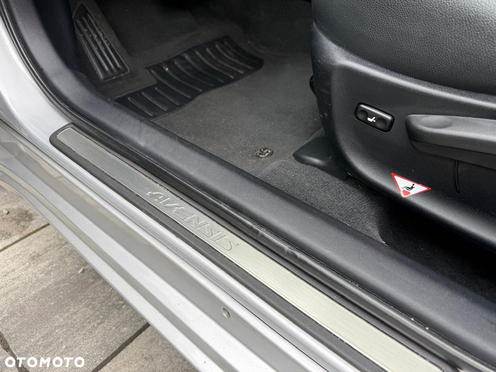 Toyota Avensis 2.0 Premium MS - 23