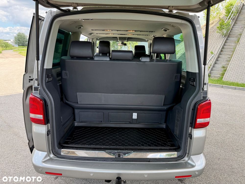 Volkswagen Multivan - 24