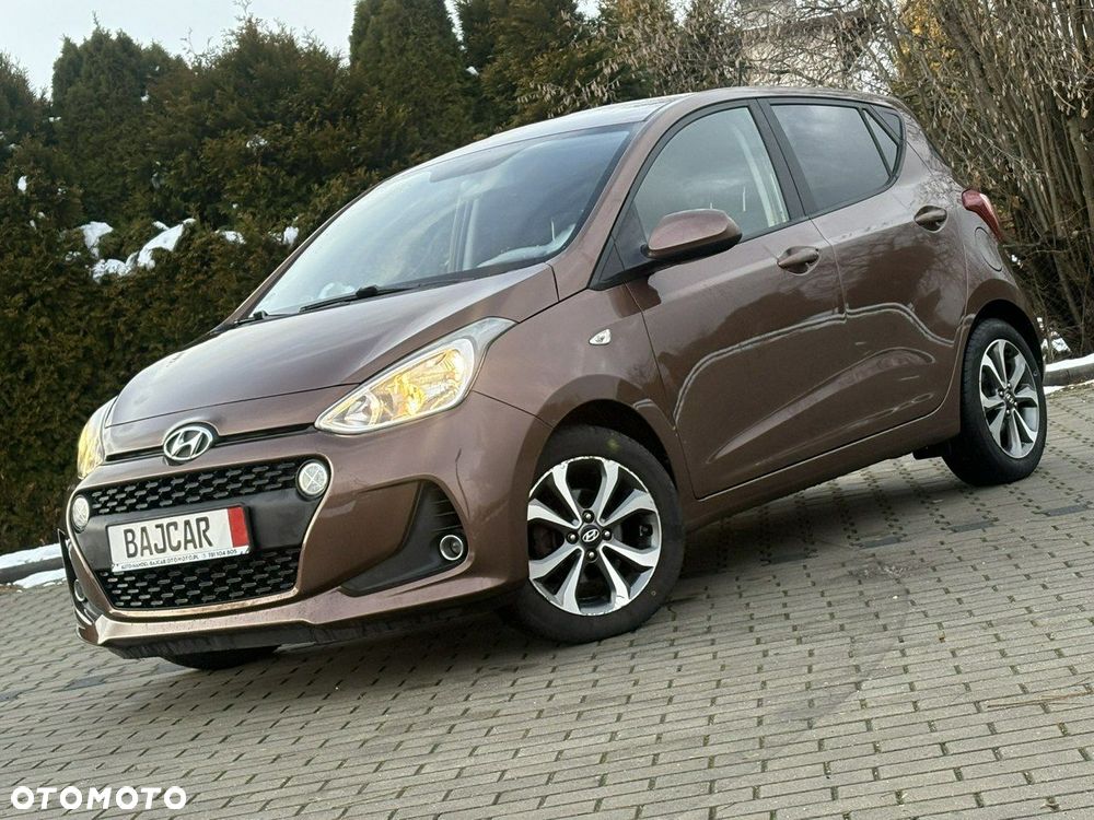 Hyundai i10 1.0 Fifa World Cup Edition - 1