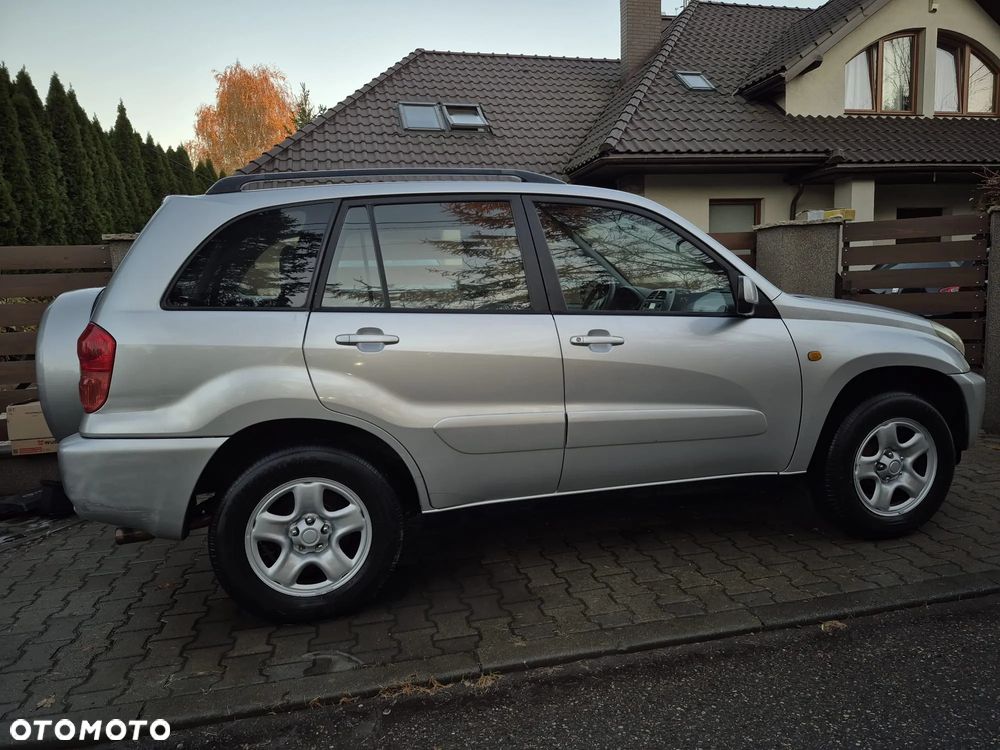 Toyota RAV4 1.8 VVT-i Luna 2WD - 2