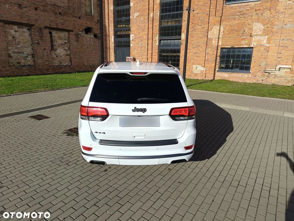 Jeep Grand Cherokee - 25