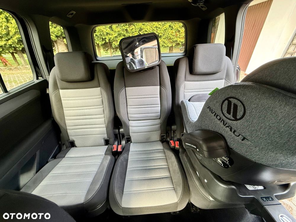 Volkswagen Touran - 20