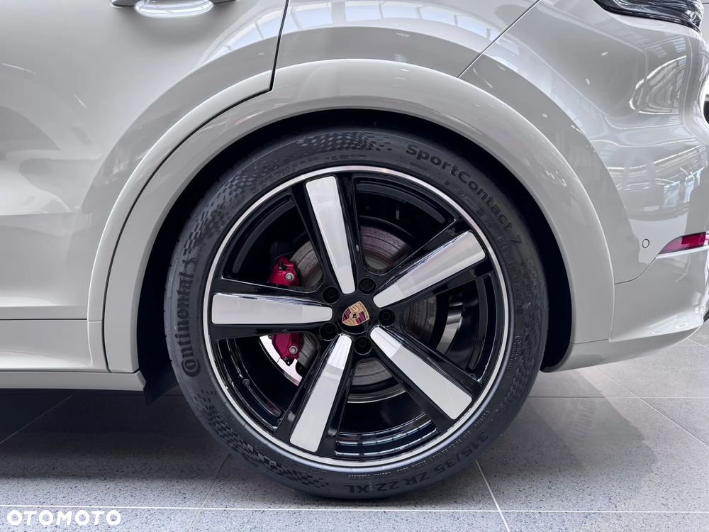 Porsche Cayenne - 21
