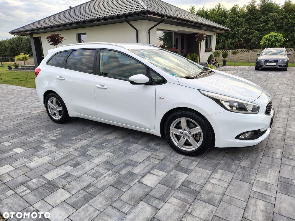 Kia Ceed 1.6 GDI Platinum Edition - 4
