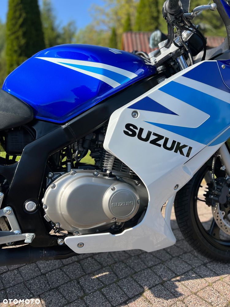 Suzuki GS - 32