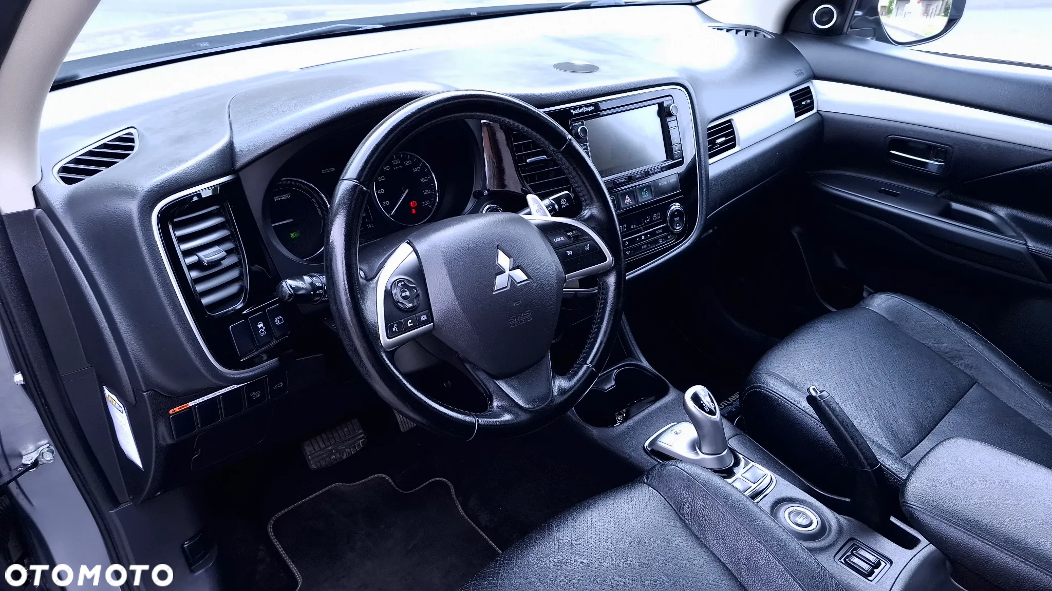 Mitsubishi Outlander 2.0 4WD Plug-In Hybrid Top - 13