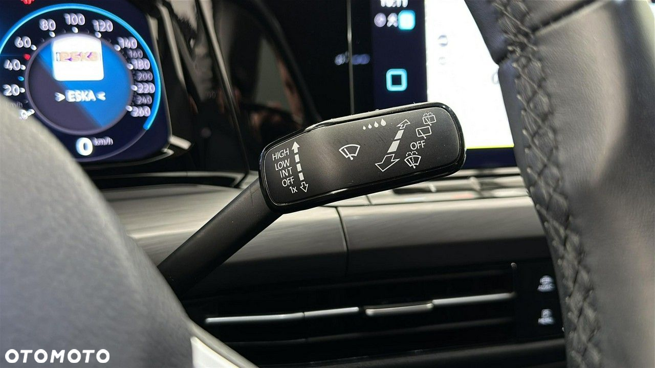 Volkswagen Golf - 25