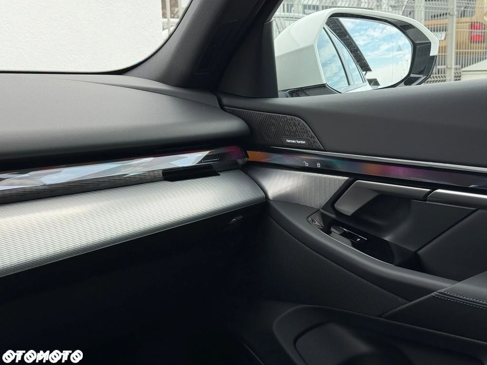 BMW Seria 5 530e PHEV M Sport - 24