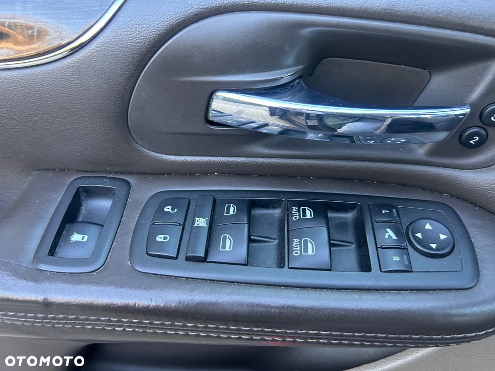 Lancia Voyager 2.8CRD Platinum - 29
