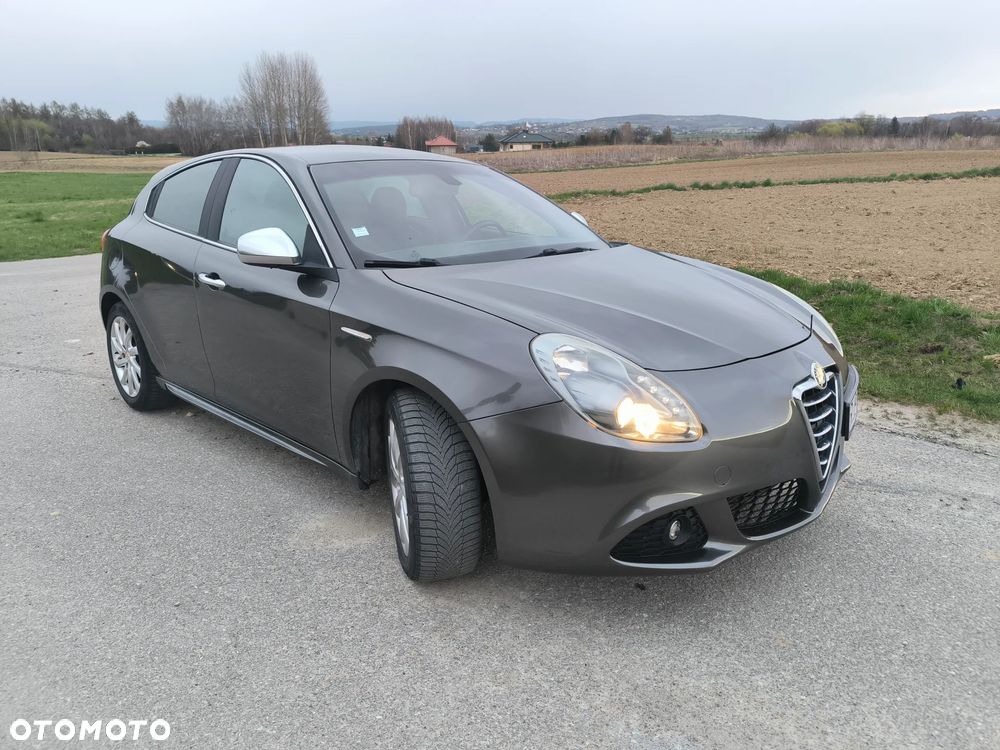 Alfa Romeo Giulietta 2.0 JTDM 16V - 2