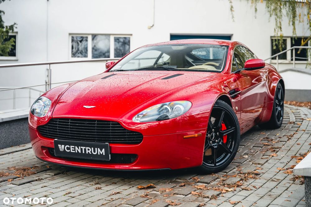 Aston Martin V8 Vantage - 1