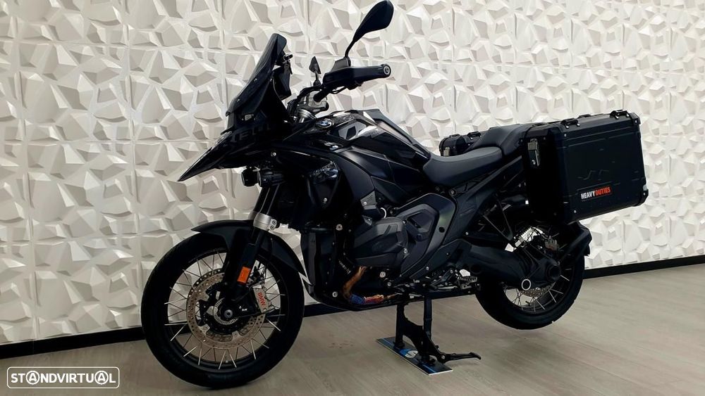 BMW R 1300 GS Tripple Black - 4