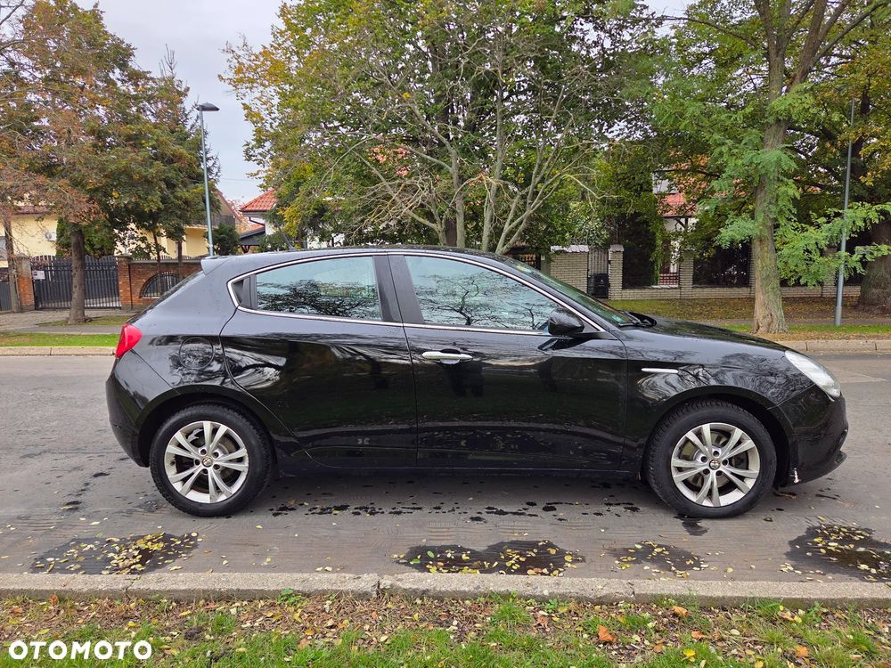Alfa Romeo Giulietta 2010 photo 5