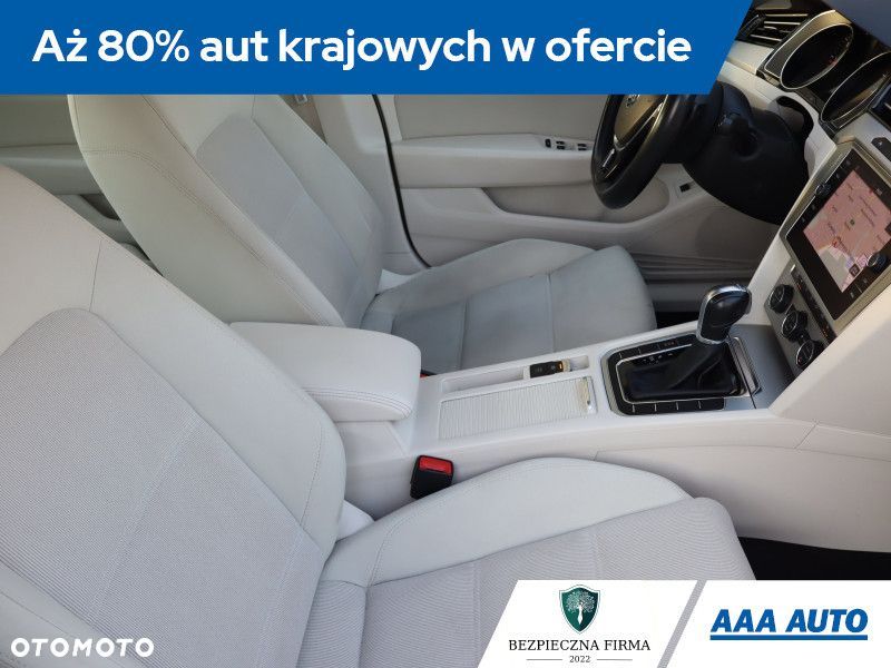Volkswagen Passat - 11