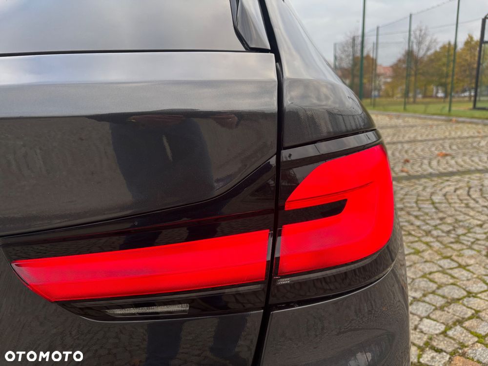 BMW Seria 5 520d mHEV - 14