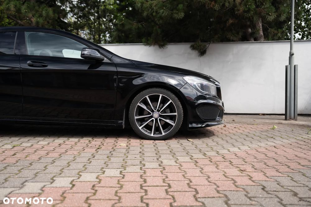 Mercedes-Benz CLA 180 7G-DCT - 9