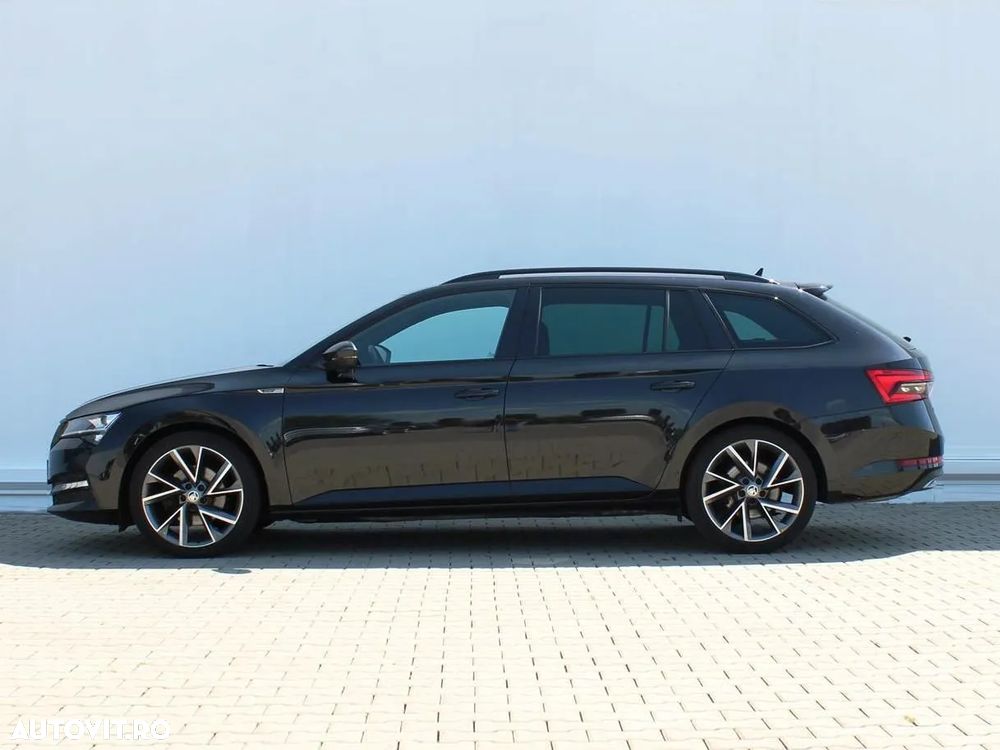 Skoda Superb Combi 2.0 TDI DSG SportLine - 2