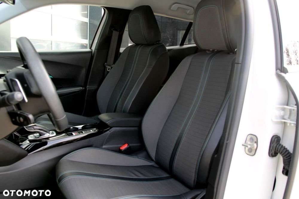 Peugeot 2008 1.2 PureTech Allure S&S EAT8 - 28