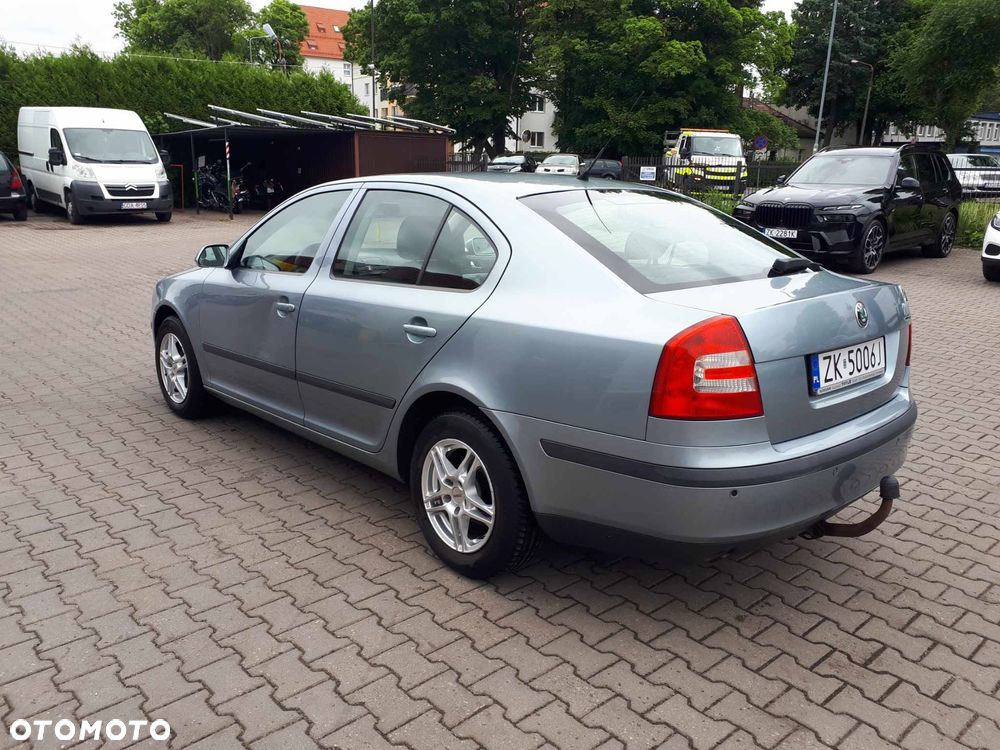 Skoda Octavia 1.6 FSI Ambiente - 5