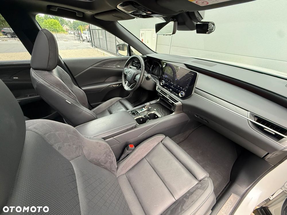 Lexus RX 450h+ Omotenashi - 4