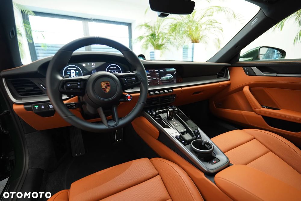 Porsche 911 Carrera - 10
