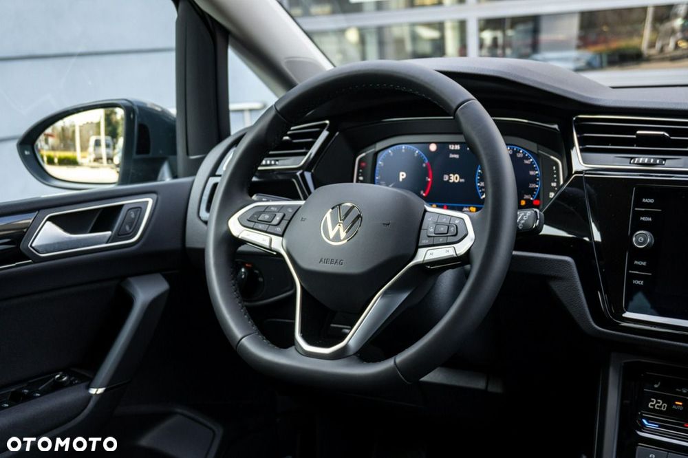 Volkswagen Touran - 31