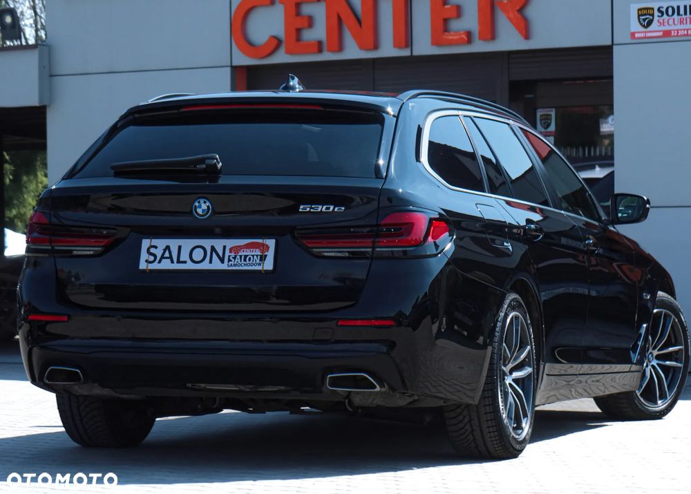 BMW Seria 5 530e sport - 35