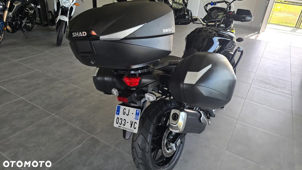Suzuki V-STROM - 35