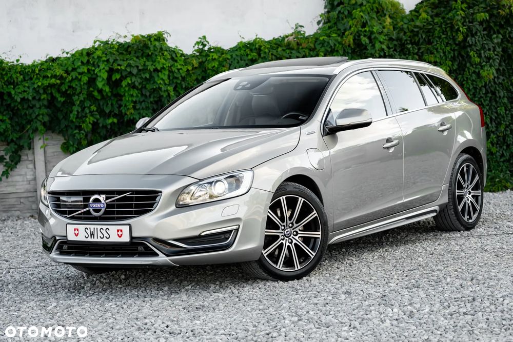 Volvo V60 D6 AWD Plug-in Hybrid Momentum - 7