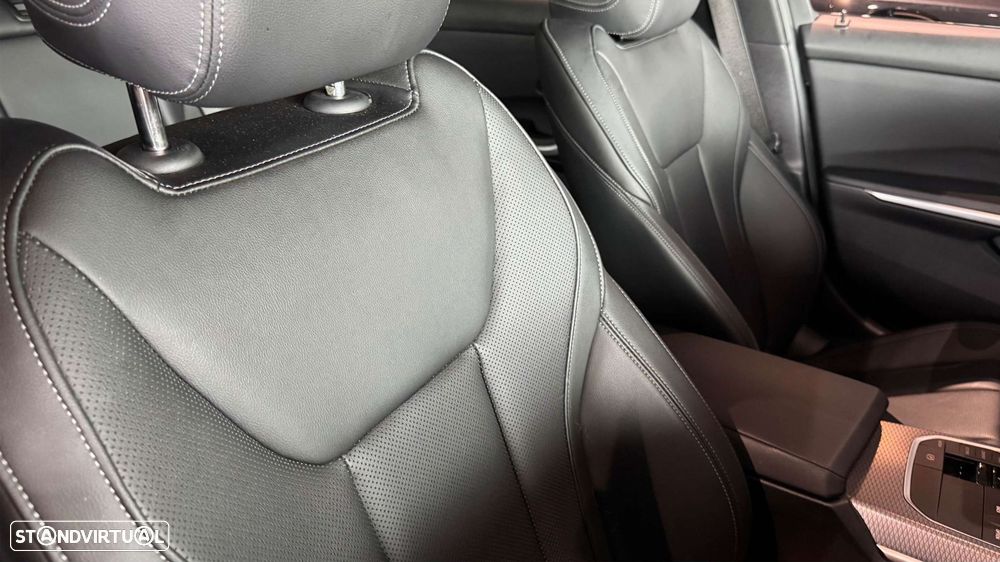 BMW 318 d Pack Desportivo M Auto - 14