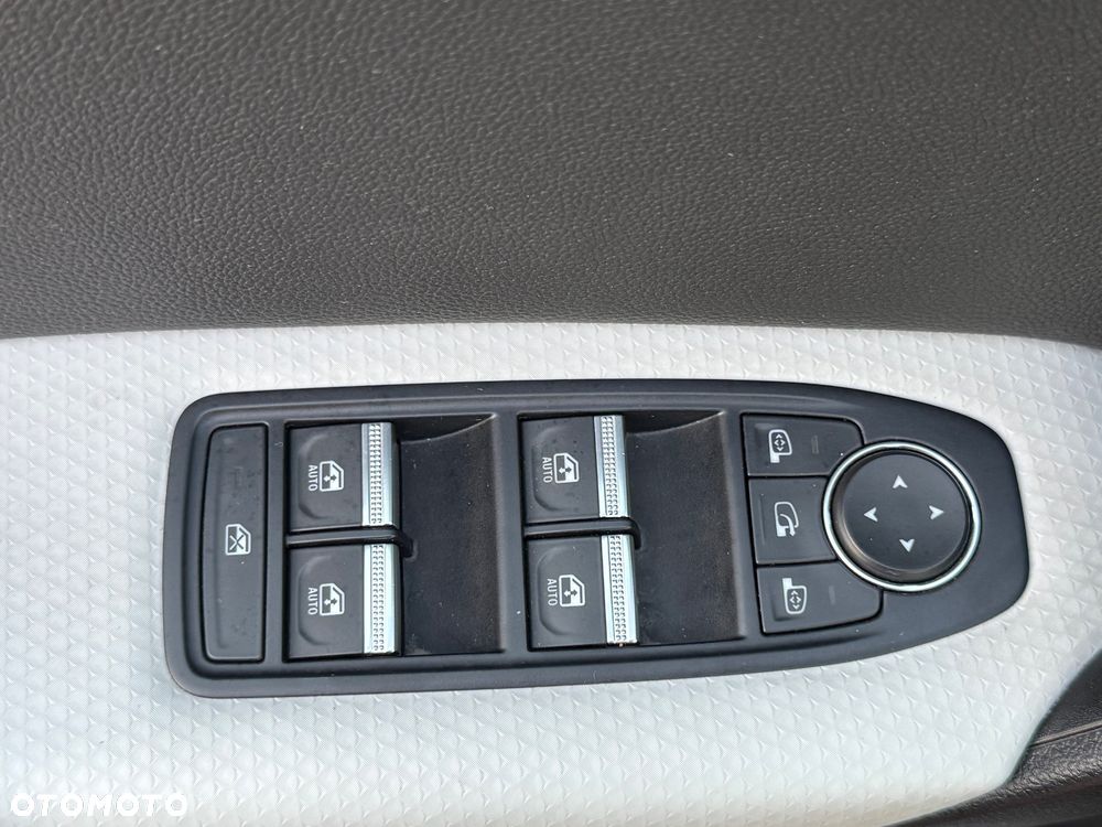 Renault Captur 1.3 TCe Intens EDC - 28