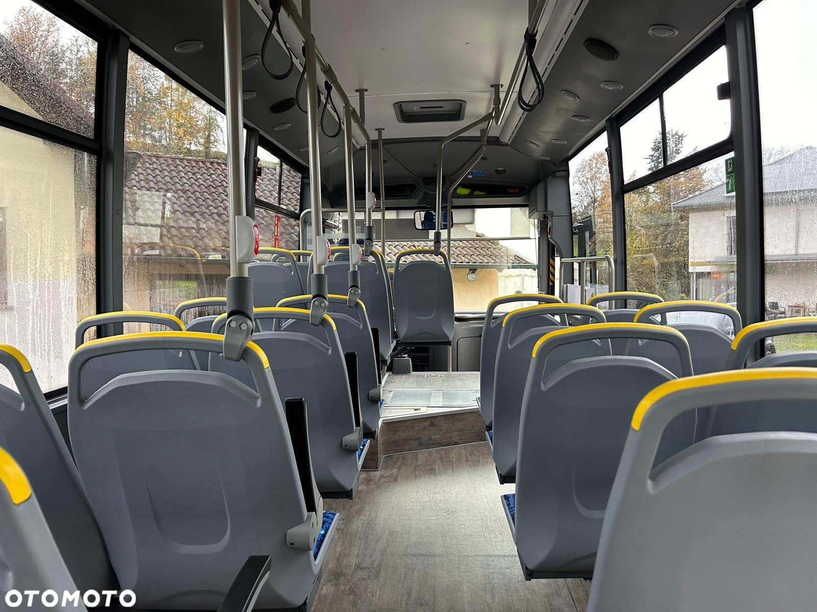 Isuzu Novo City midi - 9