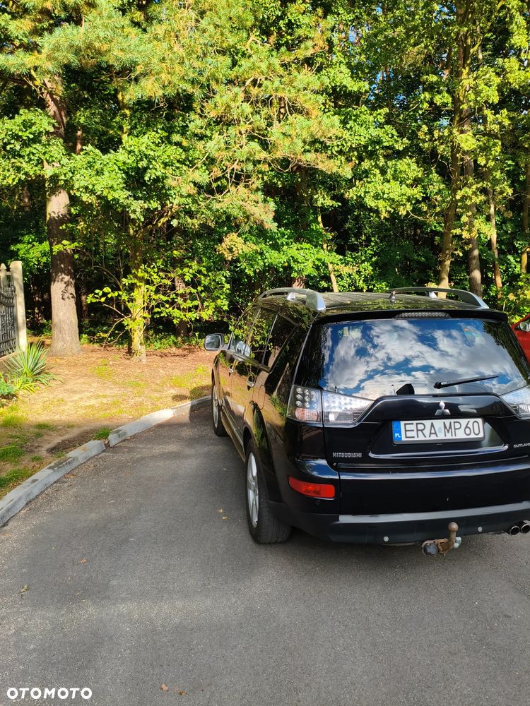 Mitsubishi Outlander 2.0 DID Instyle - 3