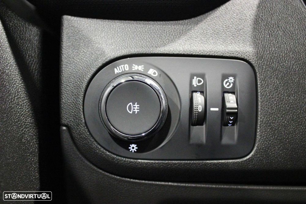 Opel Crossland 1.5 D Business - 24