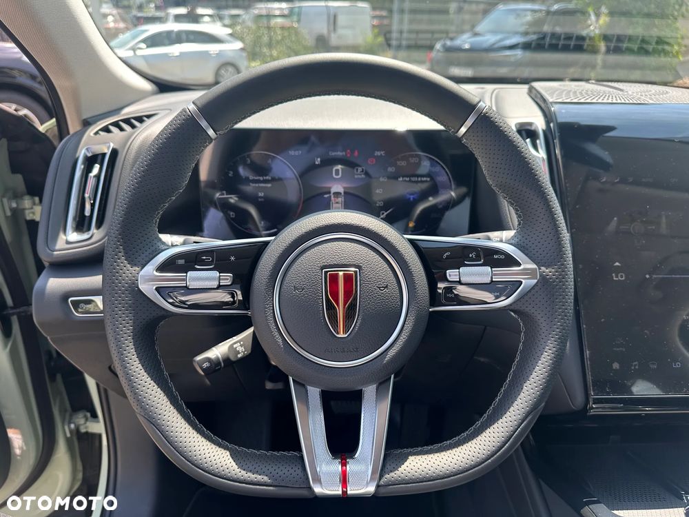 Hongqi HS3 - 9